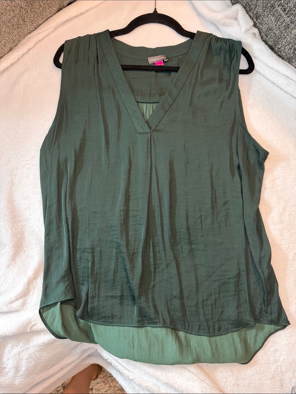 Vince Camuto Olive Green V-Neck Sleeveless blouse 2351